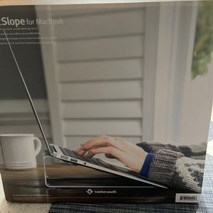 Laptop low profile desk stand